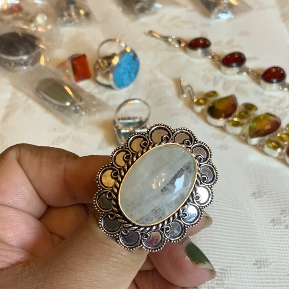 Elegant Silver and White Gemstone Ring